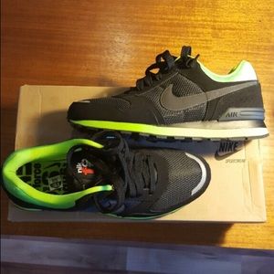 Nike Men’s MS78 size 10.5 NEW IN BOX